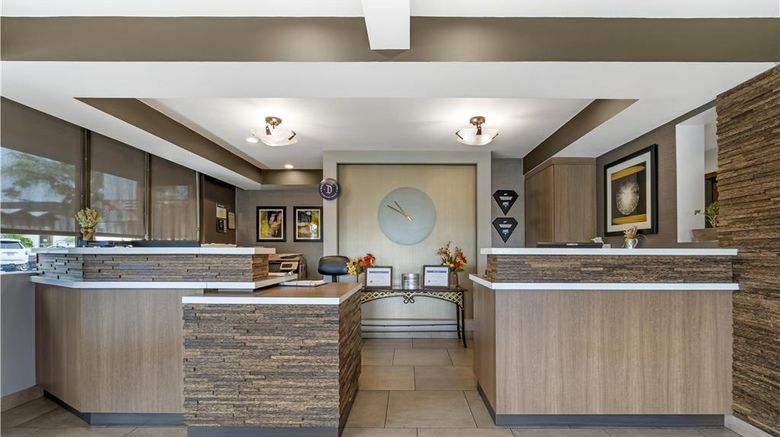 <b>Best Western Plus Pavilions Lobby</b>. Images powered by <a href="https://iceportal.shijigroup.com/" title="IcePortal" target="_blank">IcePortal</a>.
