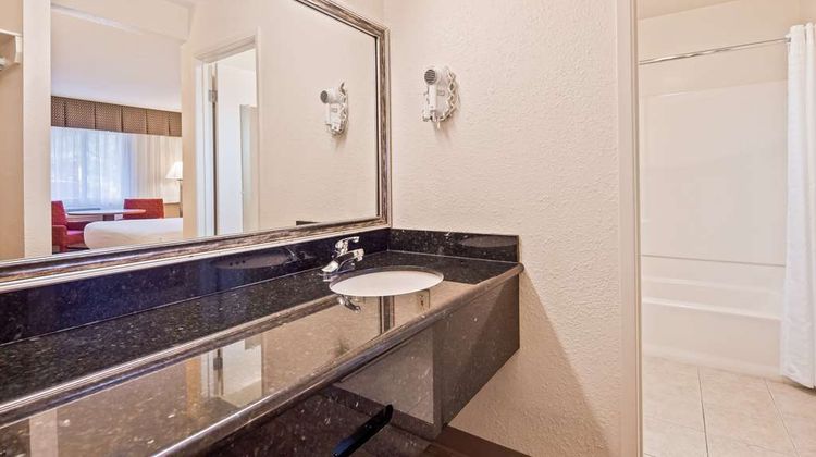 Best Western Golden Key Room