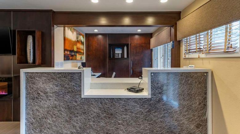 <b>Best Western Carmel's Town House Lodge Lobby</b>. Images powered by <a href="https://iceportal.shijigroup.com/" title="IcePortal" target="_blank">IcePortal</a>.