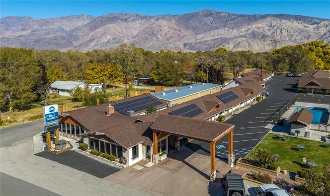 Best Western Plus Frontier Motel Exterior