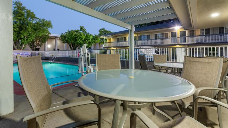 Best Western Town House Lodge Pool