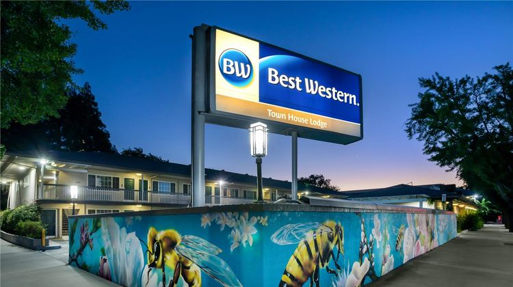 Best Western Town House Lodge Exterior