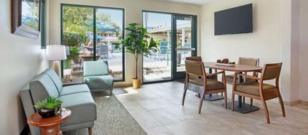Best Western Plus Black Oak Lobby