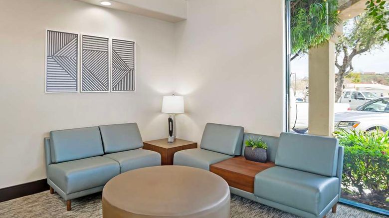 <b>Best Western Plus Black Oak Lobby</b>. Images powered by <a href="https://iceportal.shijigroup.com/" title="IcePortal" target="_blank">IcePortal</a>.