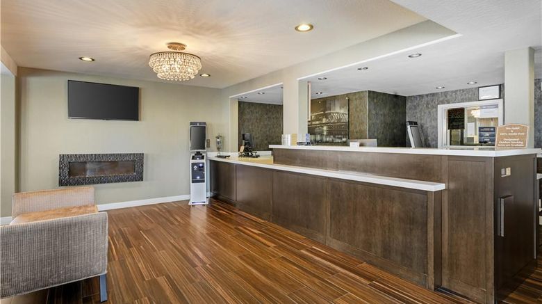 <b>Best Western Petaluma Inn Lobby</b>. Images powered by <a href="https://iceportal.shijigroup.com/" title="IcePortal" target="_blank">IcePortal</a>.
