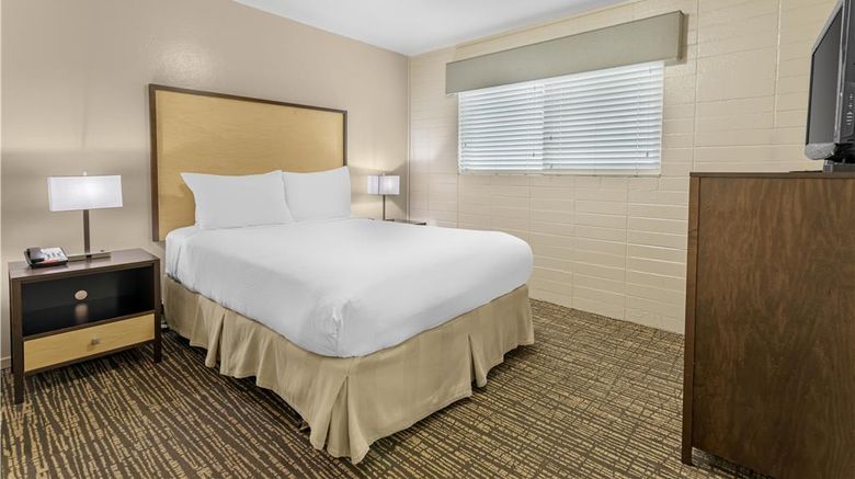 <b>Best Western Petaluma Inn Suite</b>. Images powered by <a href="https://iceportal.shijigroup.com/" title="IcePortal" target="_blank">IcePortal</a>.