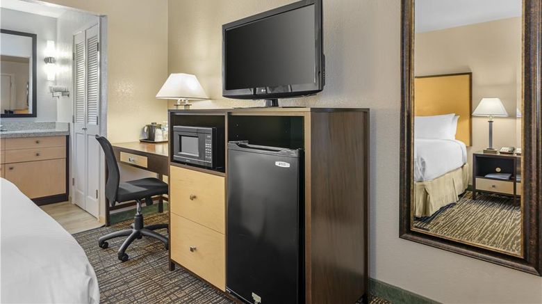 <b>Best Western Petaluma Inn Room</b>. Images powered by <a href="https://iceportal.shijigroup.com/" title="IcePortal" target="_blank">IcePortal</a>.