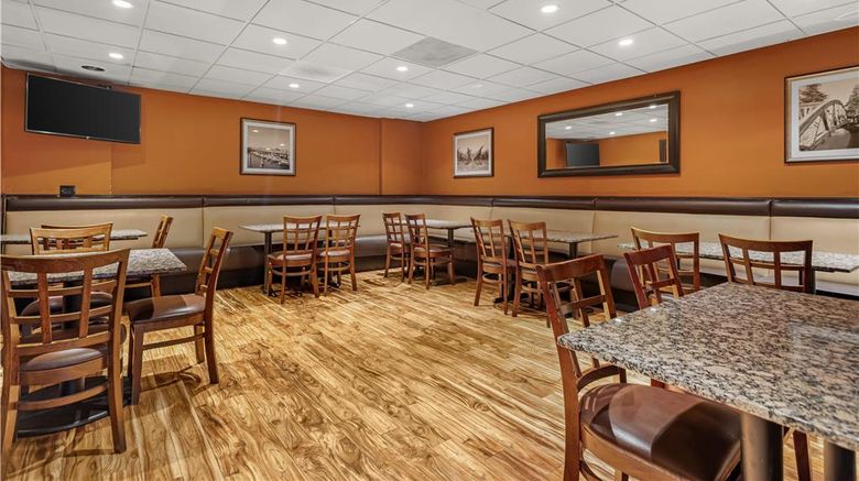 <b>Best Western Petaluma Inn Restaurant</b>. Images powered by <a href="https://iceportal.shijigroup.com/" title="IcePortal" target="_blank">IcePortal</a>.