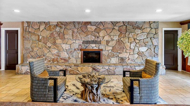 <b>Best Western Vista Manor Lodge Lobby</b>. Images powered by <a href="https://iceportal.shijigroup.com/" title="IcePortal" target="_blank">IcePortal</a>.