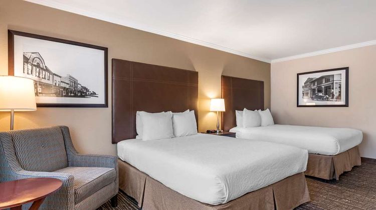 Best Western Plus Garden Court Inn Room