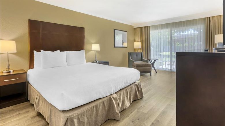 <b>Best Western Plus Garden Court Inn Room</b>. Images powered by <a href="https://iceportal.shijigroup.com/" title="IcePortal" target="_blank">IcePortal</a>.