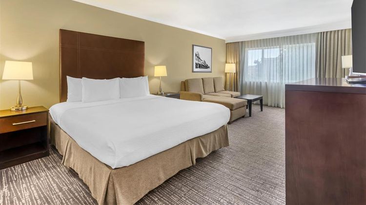 Best Western Plus Garden Court Inn Room