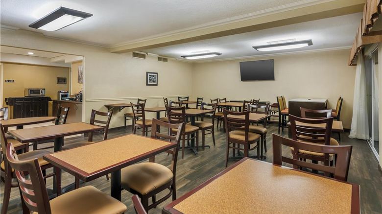 <b>Best Western Plus Garden Court Inn Restaurant</b>. Images powered by <a href="https://iceportal.shijigroup.com/" title="IcePortal" target="_blank">IcePortal</a>.