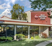 Best Western Plus Garden Court Inn Exterior