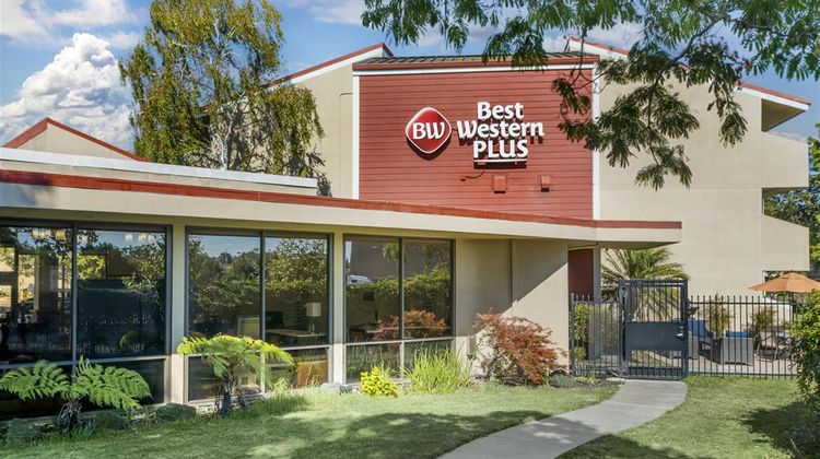 Best Western Plus Garden Court Inn Exterior