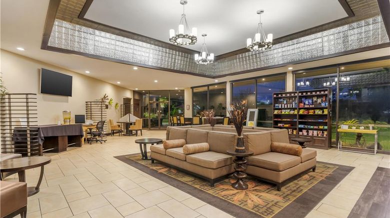 <b>Best Western Plus Garden Court Inn Lobby</b>. Images powered by <a href="https://iceportal.shijigroup.com/" title="IcePortal" target="_blank">IcePortal</a>.
