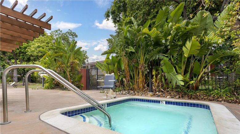 <b>Best Western Plus Garden Court Inn Pool</b>. Images powered by <a href="https://iceportal.shijigroup.com/" title="IcePortal" target="_blank">IcePortal</a>.