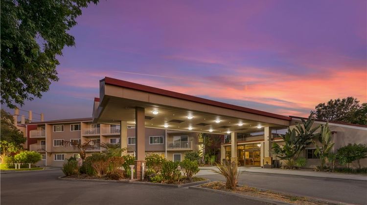 Best Western Plus Garden Court Inn Exterior