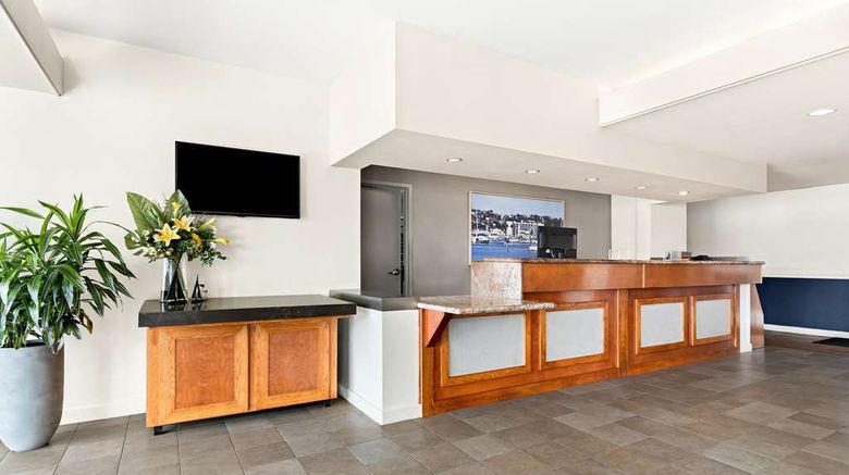 <b>Best Western Yacht Harbor Hotel Lobby</b>. Images powered by <a href="https://iceportal.shijigroup.com/" title="IcePortal" target="_blank">IcePortal</a>.