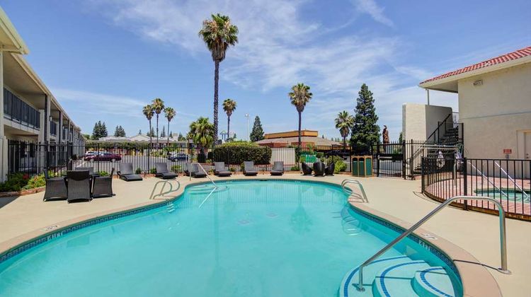 Best Western Sandman Motel Pool