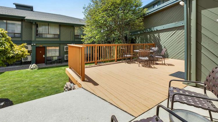 Best Western Plus Tree House Exterior