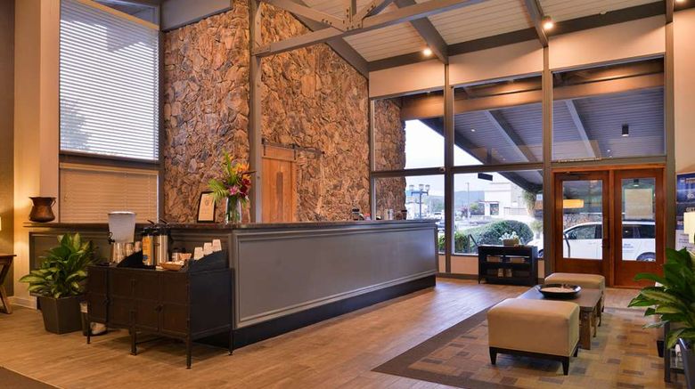 <b>Best Western Corte Madera Inn Lobby</b>. Images powered by <a href="https://iceportal.shijigroup.com/" title="IcePortal" target="_blank">IcePortal</a>.