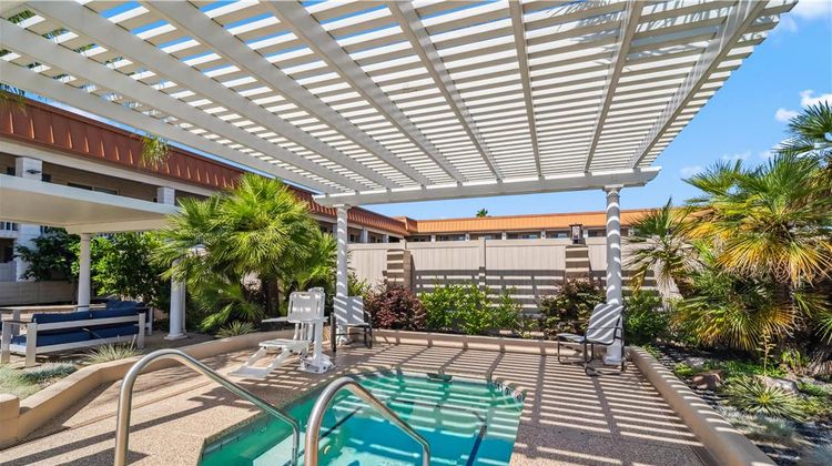 Best Western Plus Hilltop Inn Pool