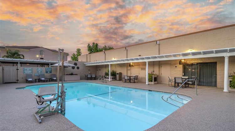 Best Western Plus Hilltop Inn Pool