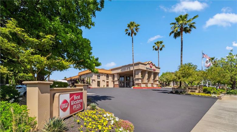 <b>Best Western Plus Hilltop Inn Exterior</b>. Images powered by <a href="https://iceportal.shijigroup.com/" title="IcePortal" target="_blank">IcePortal</a>.