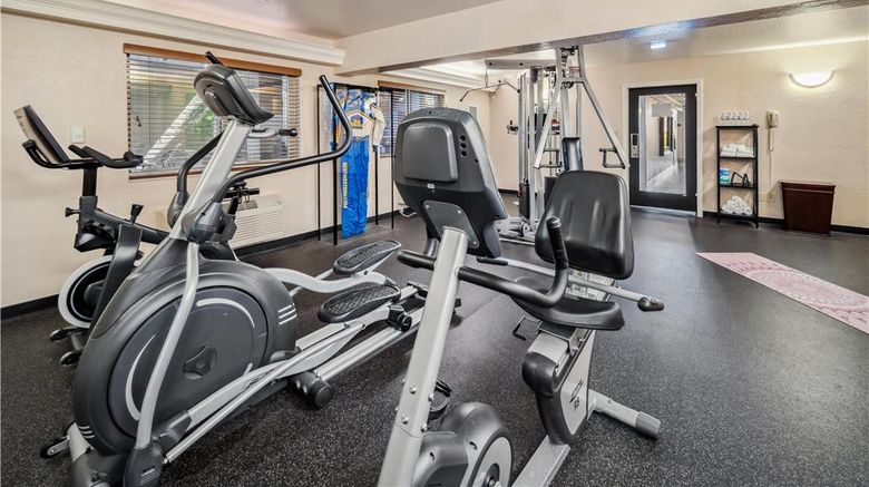 <b>Best Western Plus Hilltop Inn Health</b>. Images powered by <a href="https://iceportal.shijigroup.com/" title="IcePortal" target="_blank">IcePortal</a>.