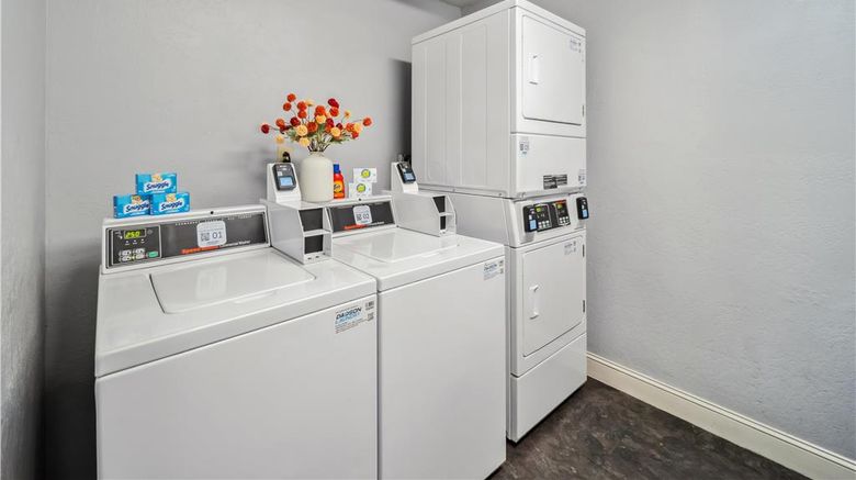 <b>Best Western Plus Hilltop Inn Other</b>. Images powered by <a href="https://iceportal.shijigroup.com/" title="IcePortal" target="_blank">IcePortal</a>.