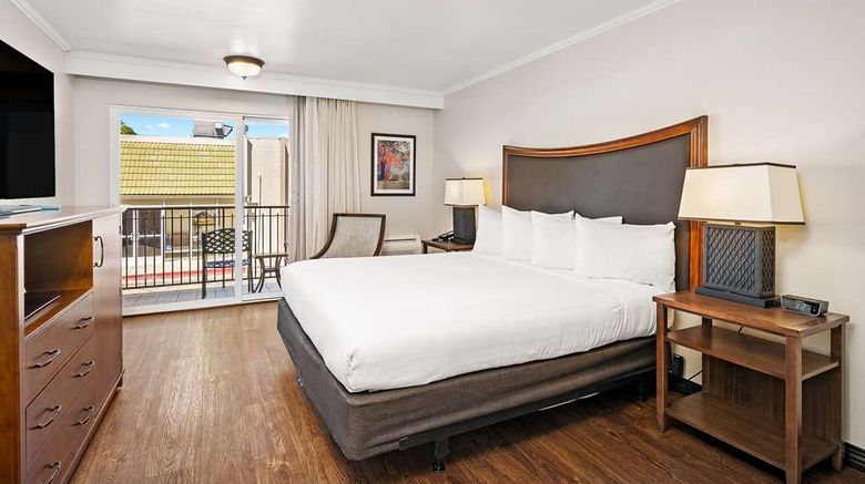 <b>Best Western Plus Royal Oak Hotel Room</b>. Images powered by <a href="https://iceportal.shijigroup.com/" title="IcePortal" target="_blank">IcePortal</a>.