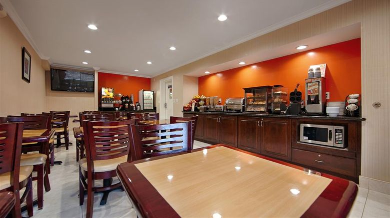 <b>Best Western Pasadena Inn Restaurant</b>. Images powered by <a href="https://iceportal.shijigroup.com/" title="IcePortal" target="_blank">IcePortal</a>.