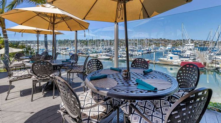 Best Western Plus Island Palms Hotel Restaurant