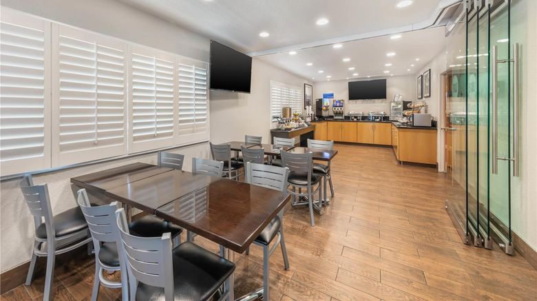<b>Best Western Pine Tree Motel Restaurant</b>. Images powered by <a href="https://iceportal.shijigroup.com/" title="IcePortal" target="_blank">IcePortal</a>.