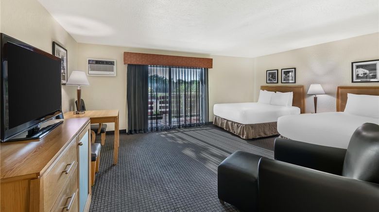 <b>Best Western Pine Tree Motel Room</b>. Images powered by <a href="https://iceportal.shijigroup.com/" title="IcePortal" target="_blank">IcePortal</a>.