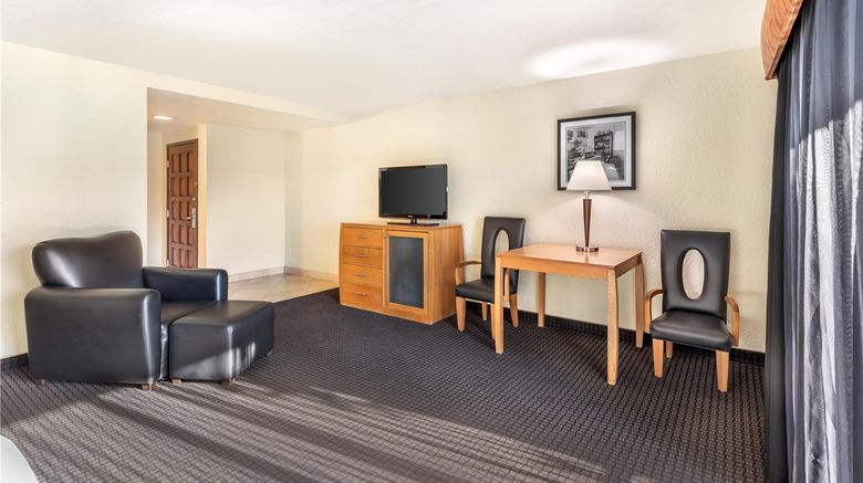 <b>Best Western Pine Tree Motel Room</b>. Images powered by <a href="https://iceportal.shijigroup.com/" title="IcePortal" target="_blank">IcePortal</a>.