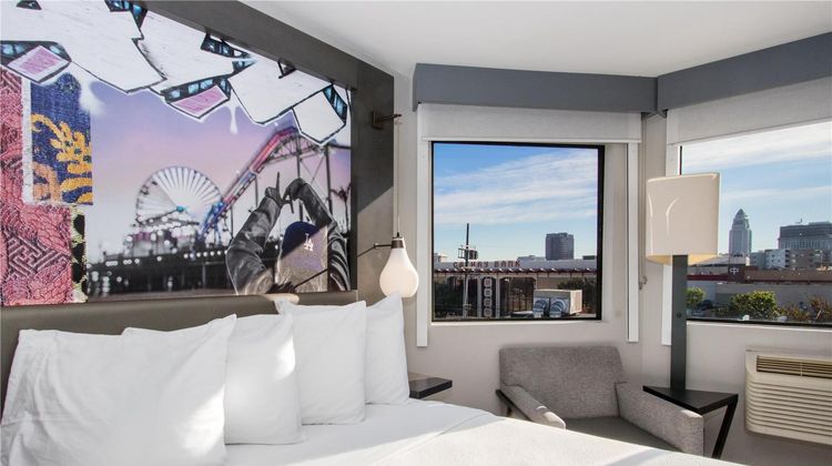 Aiden Los Angeles Dragon Gate Inn Room