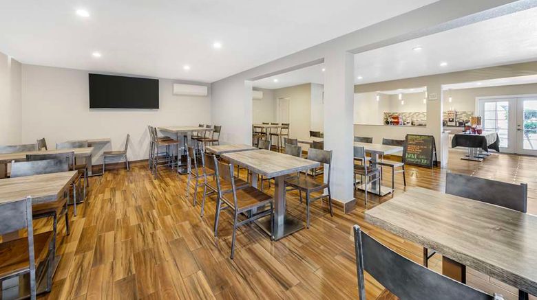 <b>Best Western Plus Ontario Airport Restaurant</b>. Images powered by <a href="https://iceportal.shijigroup.com/" title="IcePortal" target="_blank">IcePortal</a>.