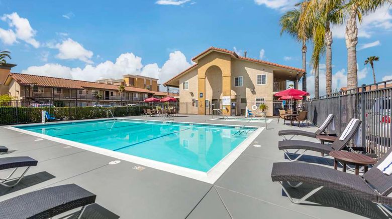 <b>Best Western Plus Ontario Airport Pool</b>. Images powered by <a href="https://iceportal.shijigroup.com/" title="IcePortal" target="_blank">IcePortal</a>.