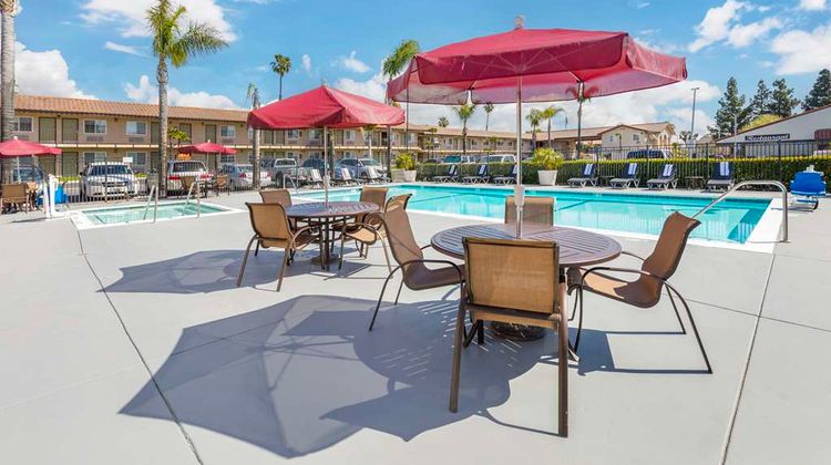 Best Western Plus Ontario Airport Pool
