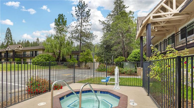 <b>Best Western Gold Country Inn Pool</b>. Images powered by <a href="https://iceportal.shijigroup.com/" title="IcePortal" target="_blank">IcePortal</a>.