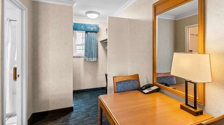 Best Western University Lodge Room
