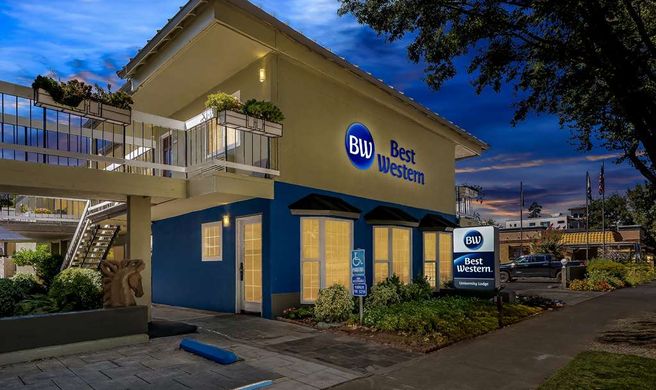 Best Western University Lodge Exterior