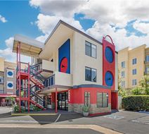 Best Western Courtesy Inn Exterior
