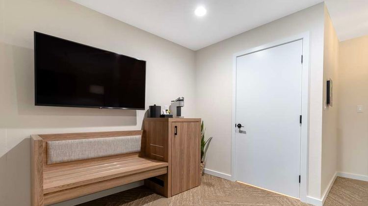 Best Western Plus Inn at the Vines Suite
