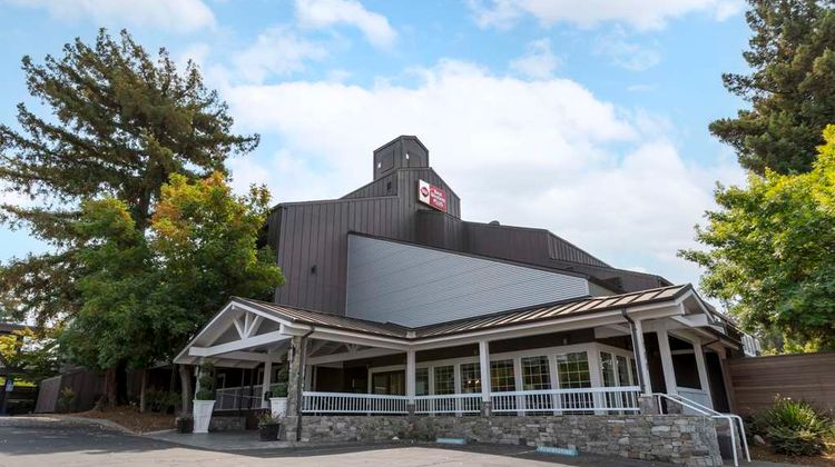 Best Western Plus Inn at the Vines Exterior