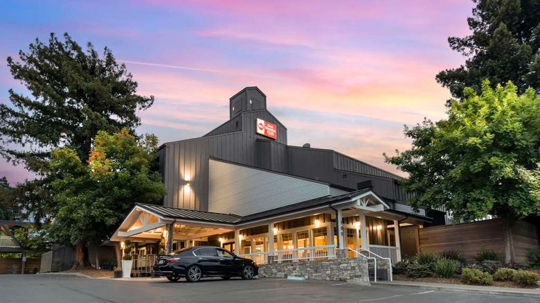Best Western Plus Inn at the Vines Exterior. Images powered by <a href="https://iceportal.shijigroup.com" target="_blank" rel="noopener">Ice Portal</a>.