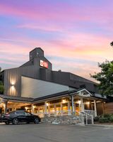 Best Western Plus Inn at the Vines