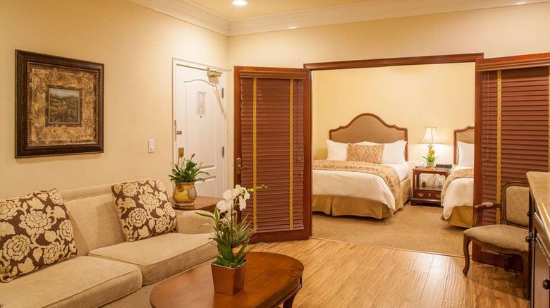<b>Best Western Plus Sunset Plaza Hotel Suite</b>. Images powered by <a href="https://iceportal.shijigroup.com/" title="IcePortal" target="_blank">IcePortal</a>.